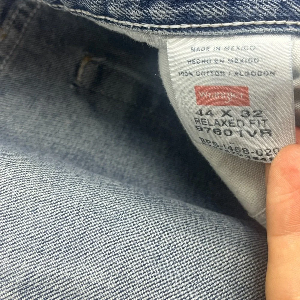Wrangler Authentic Jeans Mens 44x32 Blue Denim‎ Cotton Relaxed Fit Straight Leg